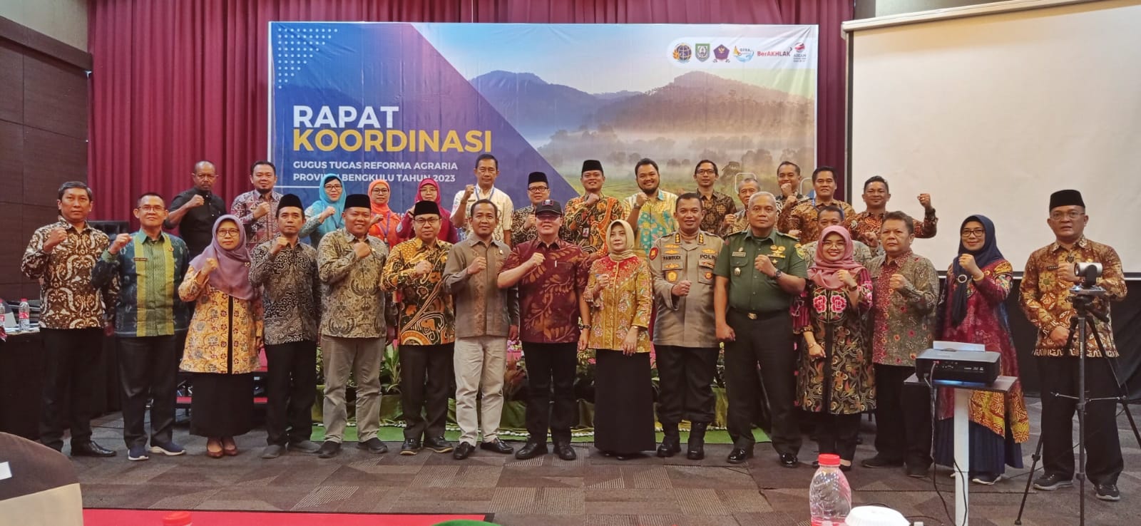 Lebih lanjut, menurutnya, tim Tanah Objek Reforma Agraria (TORA) perlu diaktifkan kembali guna menyelesaikan persoalan kronis di daerah terlebih konfliknya terjadi sudah cukup memakan waktu.