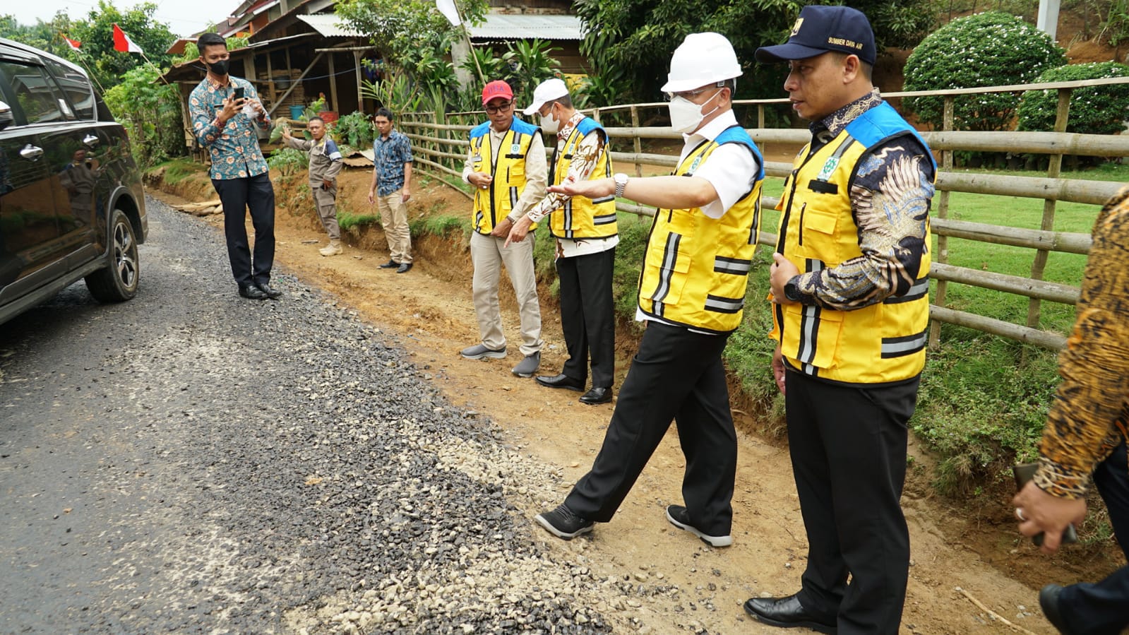 Sesuai dengan arahan Bapak Gubernur Rohidin Mersyah, untuk perbaikan dan pembangunan jalan di Provinsi Bengkulu diutamakan poros jalan yang mendukung sentra produktif
