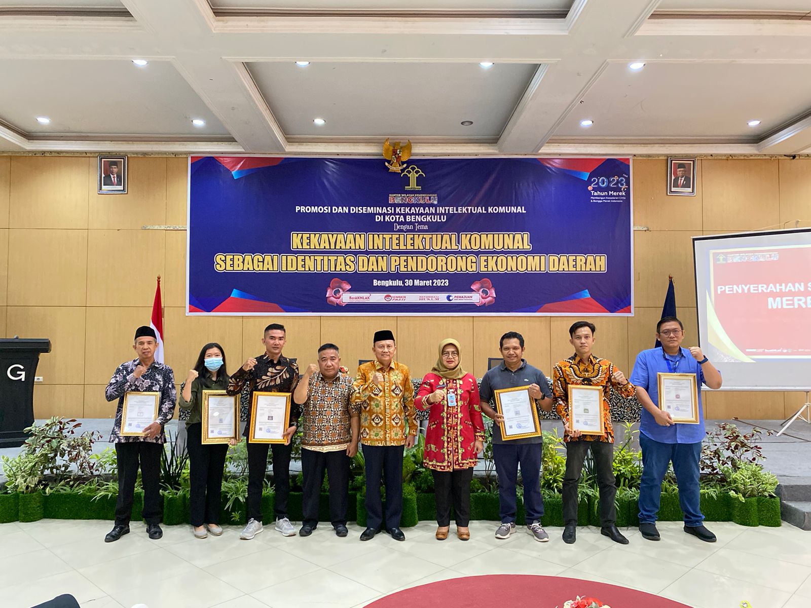 "Kekayaan Intelektual Komunal sebagai Identitas dan Pendorong Ekonomi Daerah".