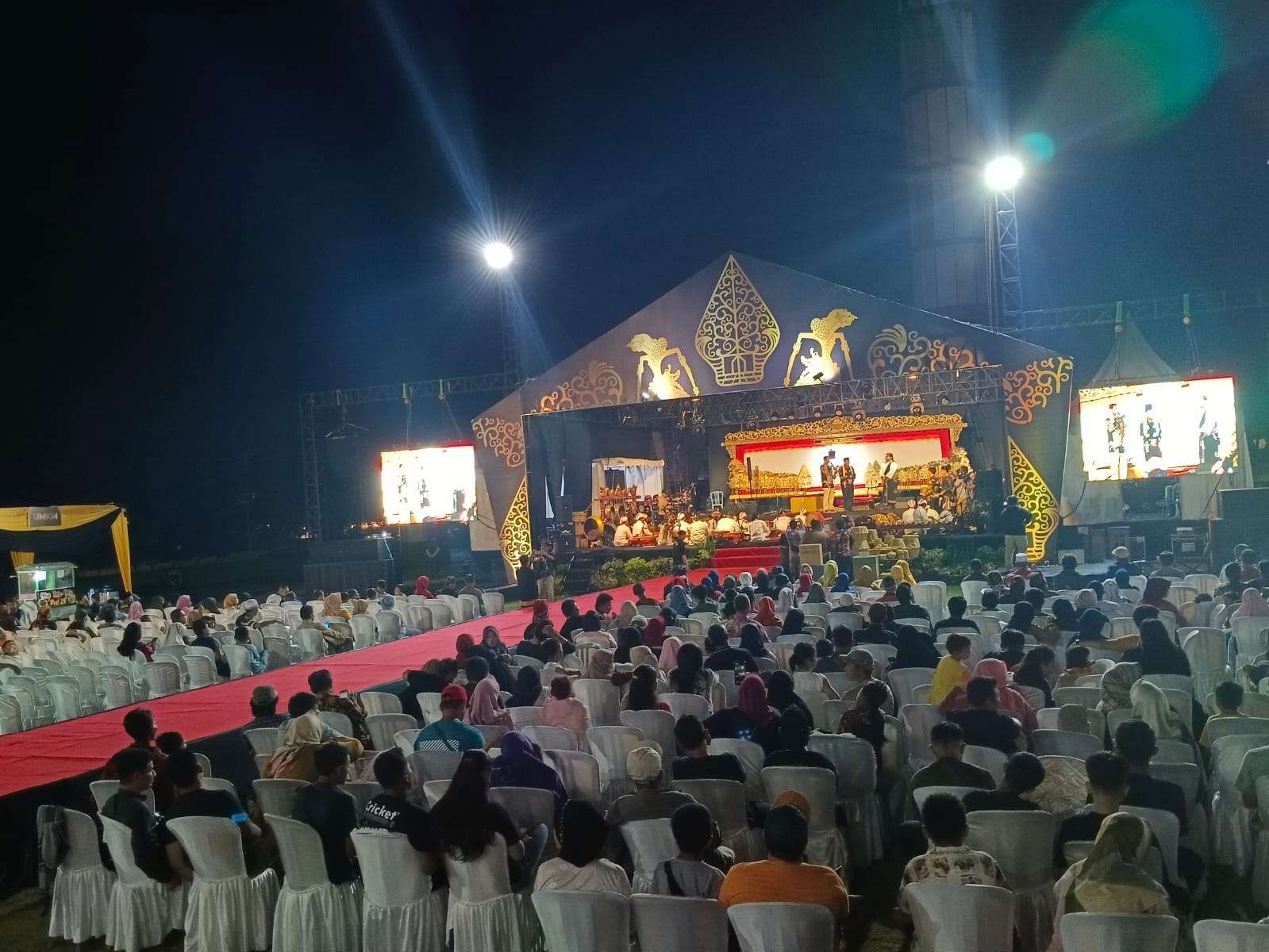 Suharto juga menegaskan bahwasanya wayang kulit bukan hanya dikhususkan untuk orang Jawa, namun untuk melestarikan warisan budaya tak benda Indonesia kepada masyarakat luas.