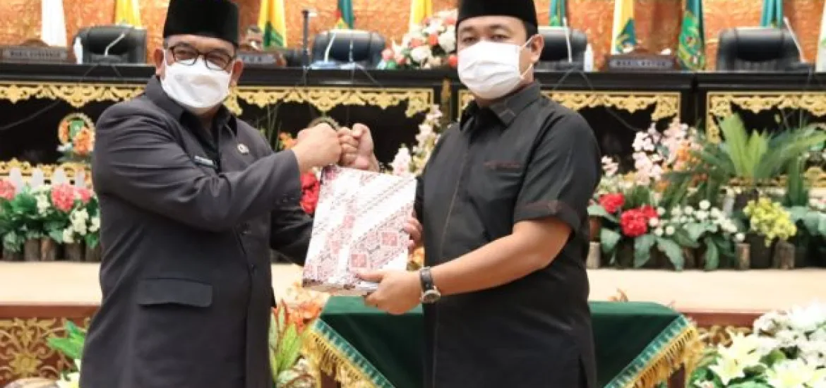 DPRD Provinsi Riau menggelar rapat Paripurna dengan agenda penyampaian Laporan Keterangan Pertanggungjawaban (LKPJ) gubernur tahun 2021 oleh gubernur, di Ruang Rapat Paripurna DPRD Provinsi Riau (Irj1100/Dok)