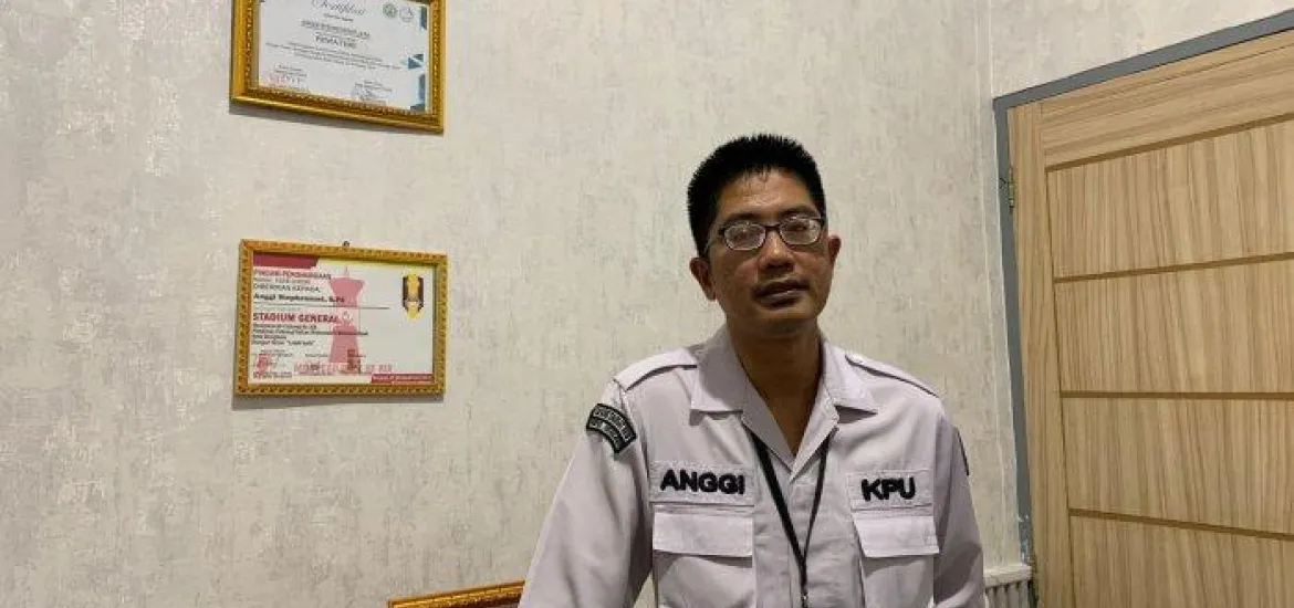 Komisioner KPU Kota Bengkulu, Anggi Stephensen, Senin 11/11/24 (Foto:Hanny)