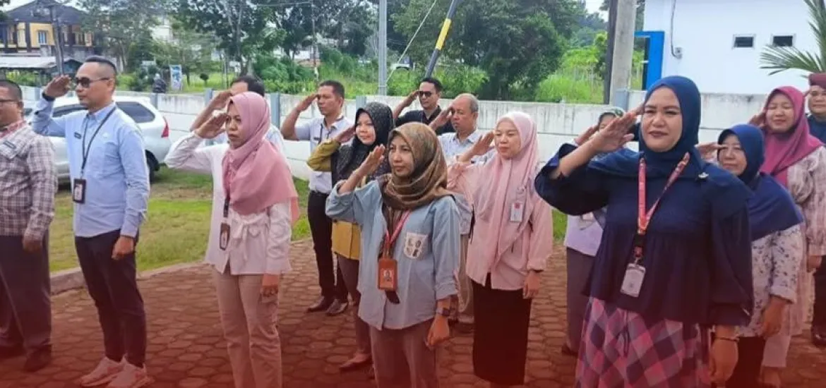 KPU Kota Bengkulu melaksanakan apel rutin, Kamis 12/12/2024 (Foto:Hanny)