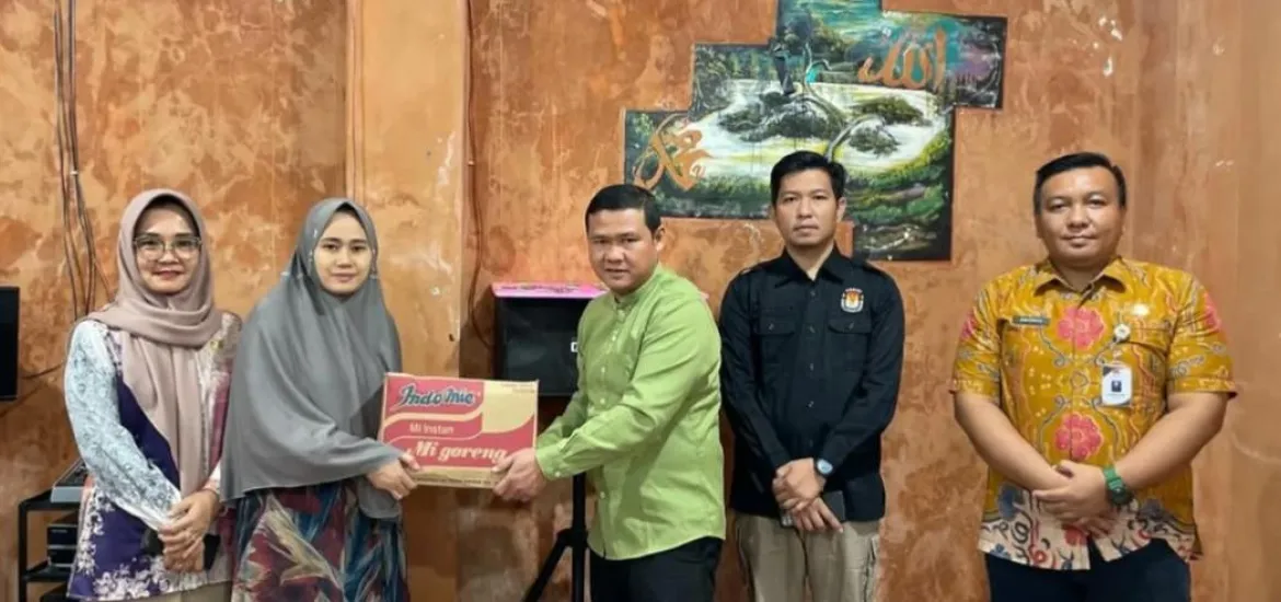 KPU Kota Bengkulu kembali menunjukkan kepeduliannya terhadap sesama melalui kegiatan santunan dan doa bersama anak yatim, Jumat 13/12/2024 (Foto:Hanny)