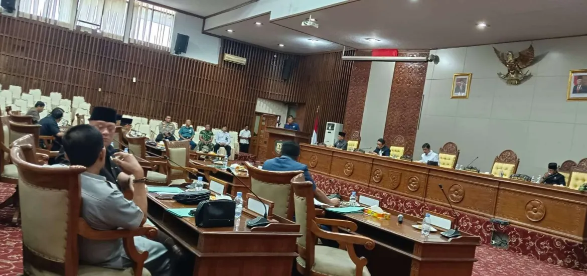 Percepatan pembahasan Rancangan Peraturan Daerah (Raperda) tentang Rancangan APBD Provinsi Bengkulu , Rabu 6/11/24 (Foto:Hanny)