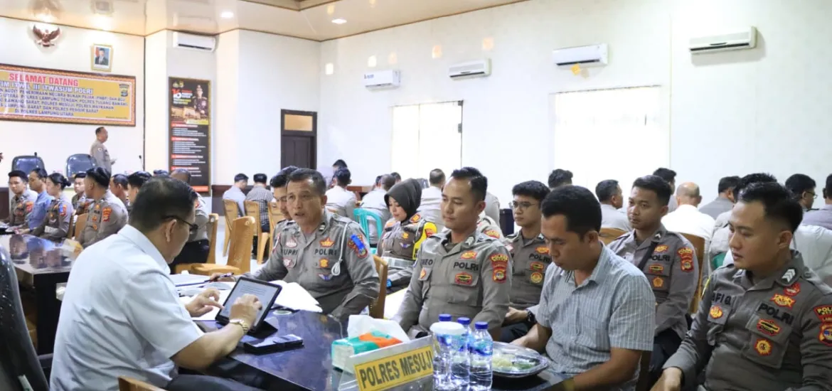 Tim Itwil III Itwasum Polri Sambangi Polres Lampung Utara, Lakukan Audit PNBP dan BLU, Kamis (13/02/25). Foto: Badrian/Indonesiaraja.com
