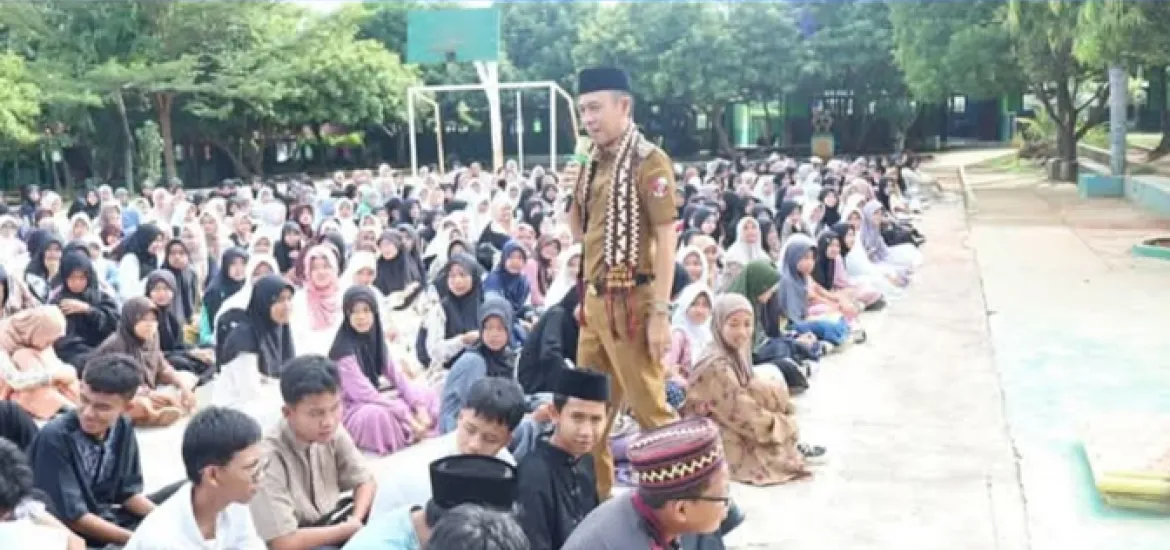 Wabup Lampung Utara Resmikan Pembukaan Pesantren Kilat Ramadhan 1446 H di SMPN 7 Kotabumi, Rabu 10/03/2025 (Foto:Badrian)/Indonesiaraja.com