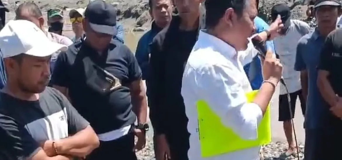 Direksi Baru CV BSE Janji Benahi Manajemen Tambang Pasir di Blitar, Jumat 14/03/2025 (Foto:M.Ulfa)/Indonesiaraja.com