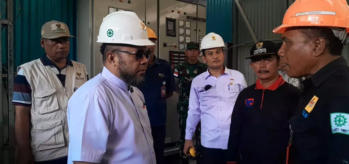 Gubernur Bengkulu Helmi Hasan melakukan kunjungan langsung ke Pembangkit Listrik Tenaga Diesel (PLTD) di Pulau Enggano, Kabupaten Bengkulu Utara, pada Rabu (23/7/2025). Foto : Hanny / Indonesiaraja.com