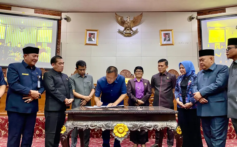 penandatanganan Surat Keputusan DPRD Provinsi Bengkulu, Jumat 29/11/24 (Foto:Hanny)