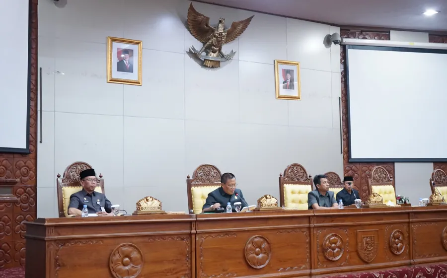 Rapat Paripurna ke-11 Masa Persidangan III Tahun Sidang 2024 di Ruang Rapat Paripurna DPRD Provinsi Bengkulu, Senin 30/12/2024 (Foto:Hanny)/Indonesiaraja.com